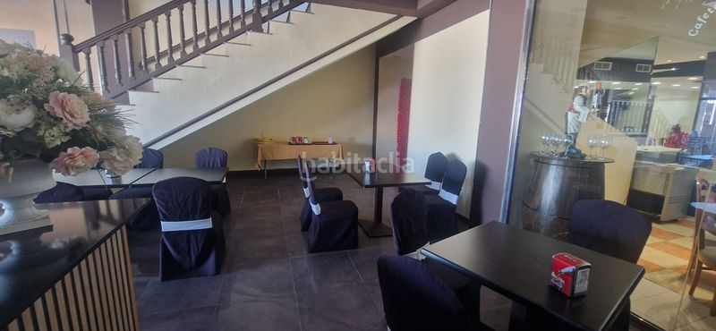 Foto fe617389-2376-4775-9b47-f246d8c661e0. Edificio in Rafelbunyol