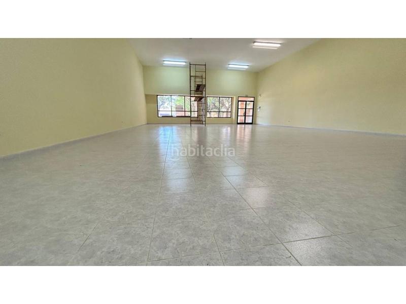 Foto 27d6fc6e-8c4e-47ed-a0e5-bc561e0a6fd1. Locale commerciale in San Jorge