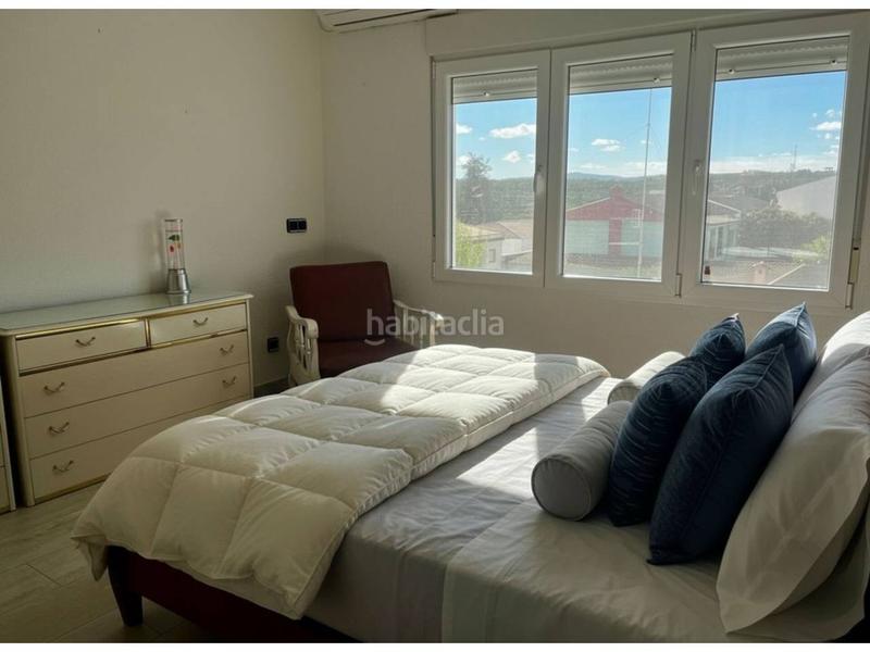 Foto 2144e22b-0f01-4832-8129-e893cd56f1ce. Casa amb aparcament a San Jorge