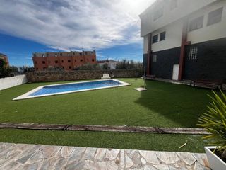 Casa adossada a Avenida JOSE SORIANO RAMOS 12