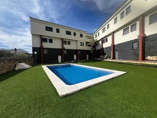 Casa adossada a Avenida jose soriano ramos 12. Casa en venta en sant jordi