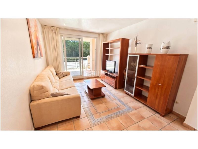 Foto 77b39e9c-9bca-4eb3-9585-6b3969f2d291. Apartament amb aparcament piscina a San Jorge