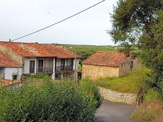 Masia a Alfoz de Lloredo