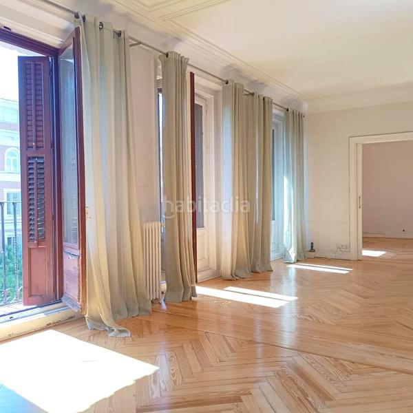 Foto 20386989-59a5-4486-8ddd-9b1d398fc54f. Rent flat with heating in Jerónimos Madrid