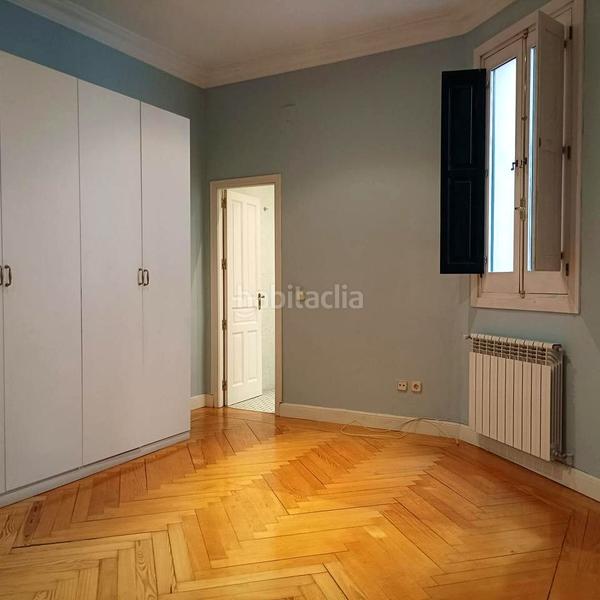 Foto e9156d12-27e3-433b-99fe-c84b40a418a4. Rent flat with heating in Jerónimos Madrid
