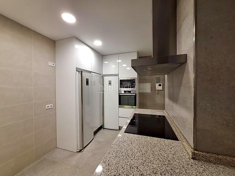 Foto 3569f983-7c15-46d4-bbd7-a3376b2295c6. Rent flat with heating in Jerónimos Madrid