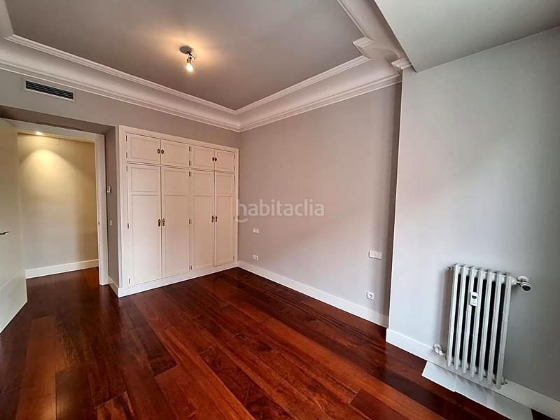 Foto 71660d7a-e38b-4714-8c94-8da0513fef92. Rent flat with heating in Jerónimos Madrid