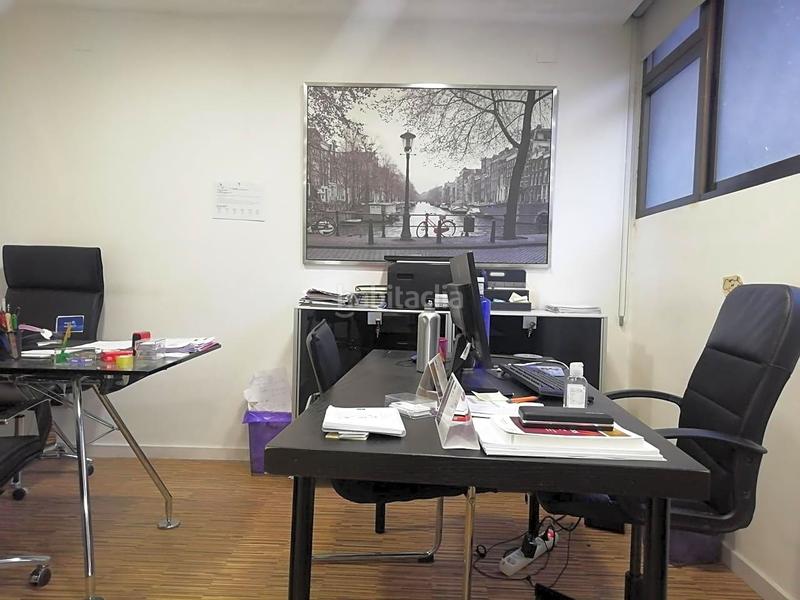 Foto 0ed96a96-46a7-40ab-99d3-b9a94a834be8. Rent office space with heating parking in Nueva España Madrid