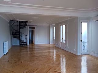 Rent Penthouse in Jerónimos