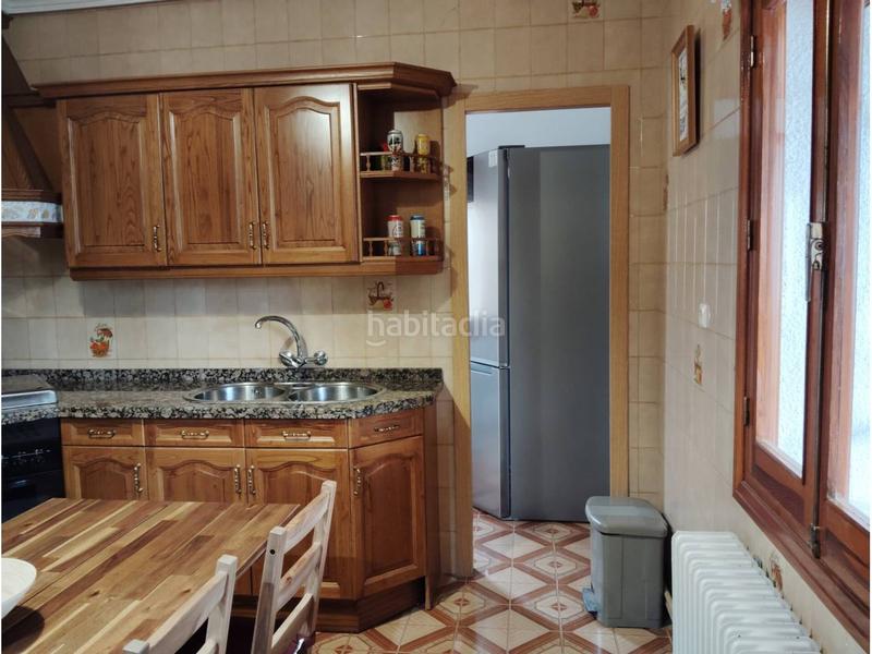 Foto 38e69a71-eb44-4a30-a2d1-78536d1592e3. Chalet  unifamiliar en venta en Carriches