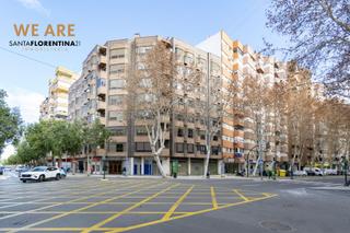 Flat in Avenida REINA VICTORIA EUGENIA