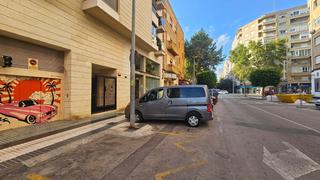 Parking coche  Calle del príncipe de asturias. Oportunidad venta garaje y trastero en reina victoria