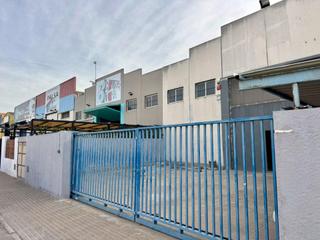 Nau industrial a Torreciega. Nave con puente grua