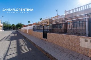 Casa adossada a CONDE RICLA - SANTA LUCIA