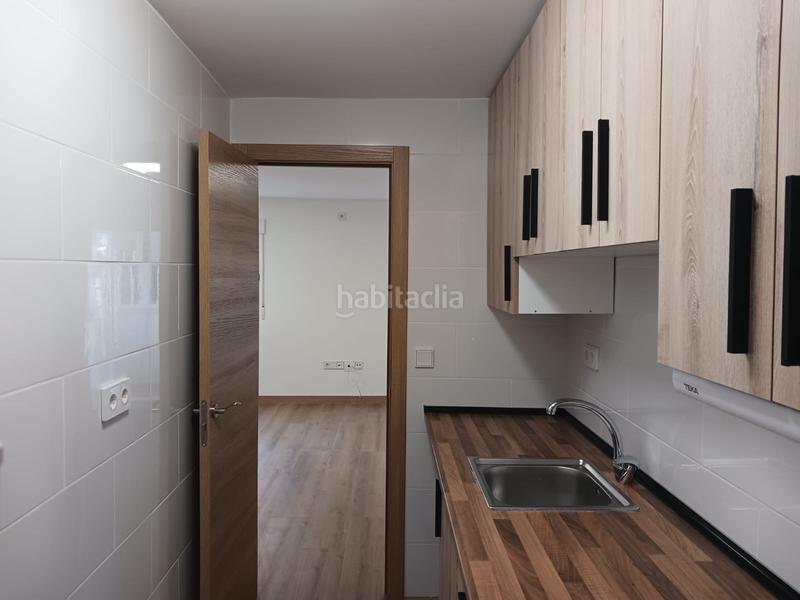 Foto d092046b-f69b-4a6b-8065-96f2f5d95886. Alquiler piso en Portazgo Madrid
