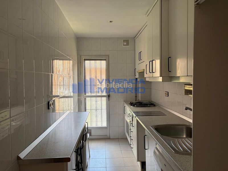 Foto c65d72f2-882a-4c95-9d5f-85d029bb6a4d. Piso en Portazgo Madrid