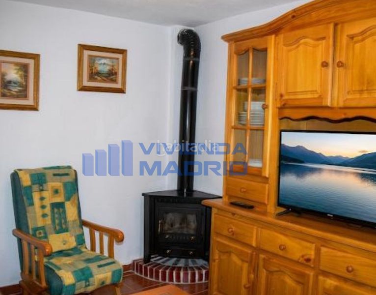 Foto dba12848-e6cf-49d3-9ea3-083190553a15. Casa amb aparcament a Negredo