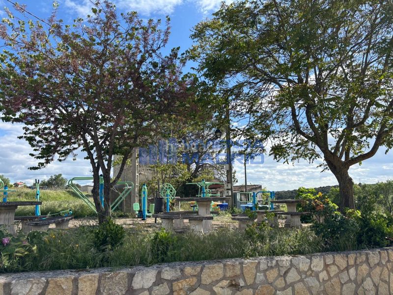 Foto d6f01dc9-e6f9-4b51-86c3-39576950bcaa. Maison avec parking dans Negredo