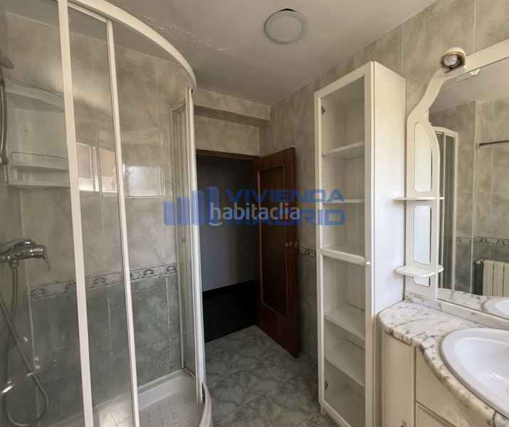 Foto efb7a960-17b9-4251-88a7-0191a54e0343. Pis a Portazgo Madrid