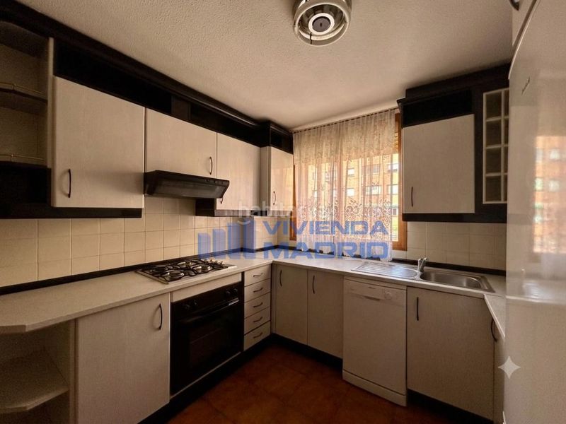 Foto b213d288-69a2-40e5-b3b3-2da131435993. Flat with heating in Portazgo Madrid