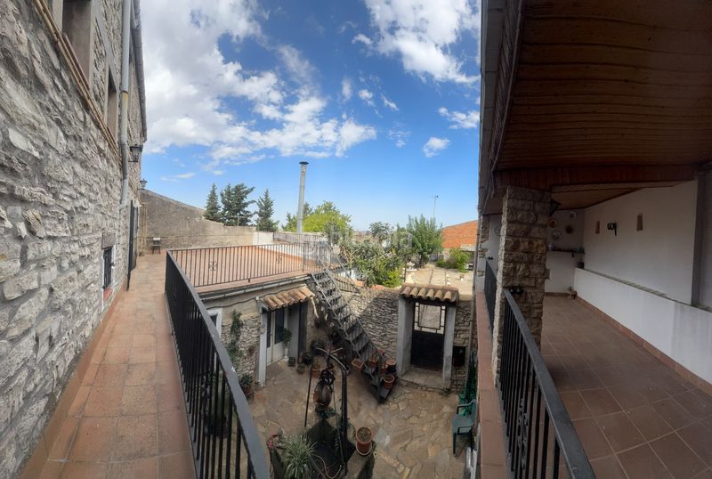 Foto 459d4e4a-ee2f-440e-8d31-24e22073f040. Casa amb aparcament a Sant Ramon