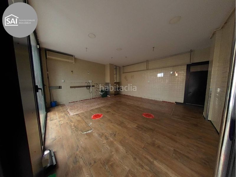 Foto e7e0f73b-96ea-413f-83c8-2e08f3e1a0e0. Local comercial a Concòrdia Sabadell