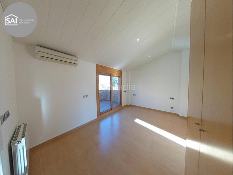 Foto 6a3173f1-8916-41a4-a533-dd7dc165c06c. Casa amb calefacció aparcament a Sentmenat