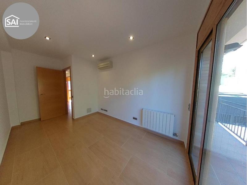 Foto a86af318-38c1-4198-955f-cfe9b58efcf0. Casa amb calefacció aparcament a Sentmenat