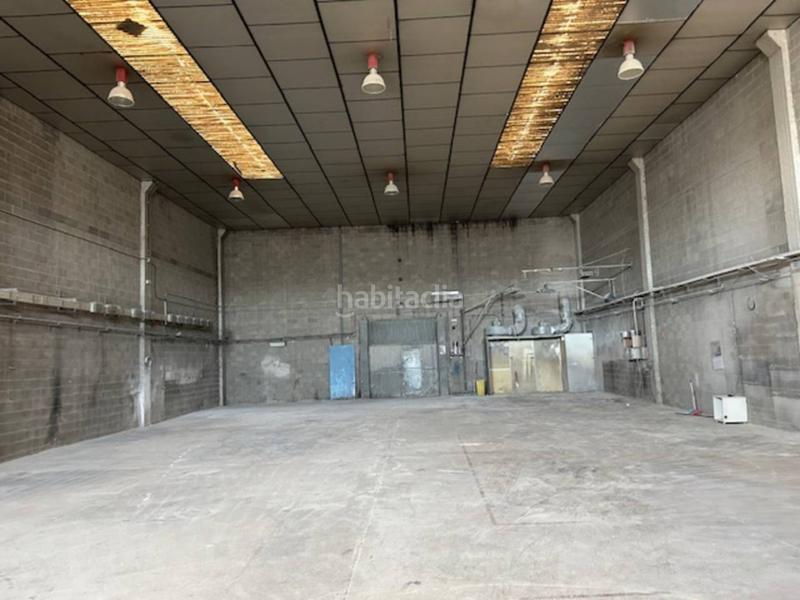 Foto e6fd0cb5-b252-4c33-94f8-898c9a40972b. Alquiler nave industrial 525m2120m2 de patio en Palau-solità i Plegamans