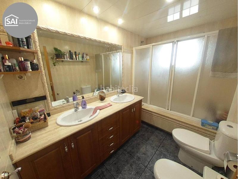 Foto 642537df-1284-49d6-bd2f-e4870a05c458. Casa amb calefacció aparcament a Creu de Barberà Sabadell