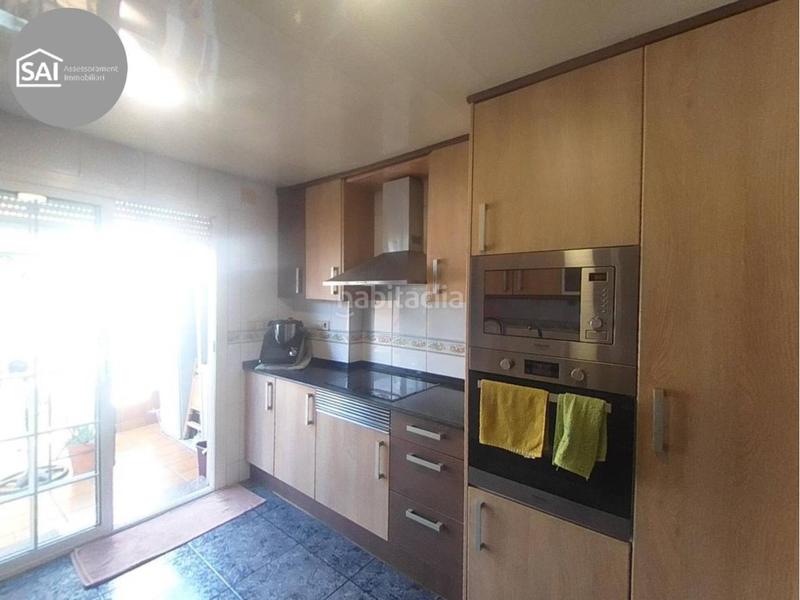 Foto 756d8bd2-80b9-44df-a69e-d11422589673. Casa amb calefacció aparcament a Creu de Barberà Sabadell