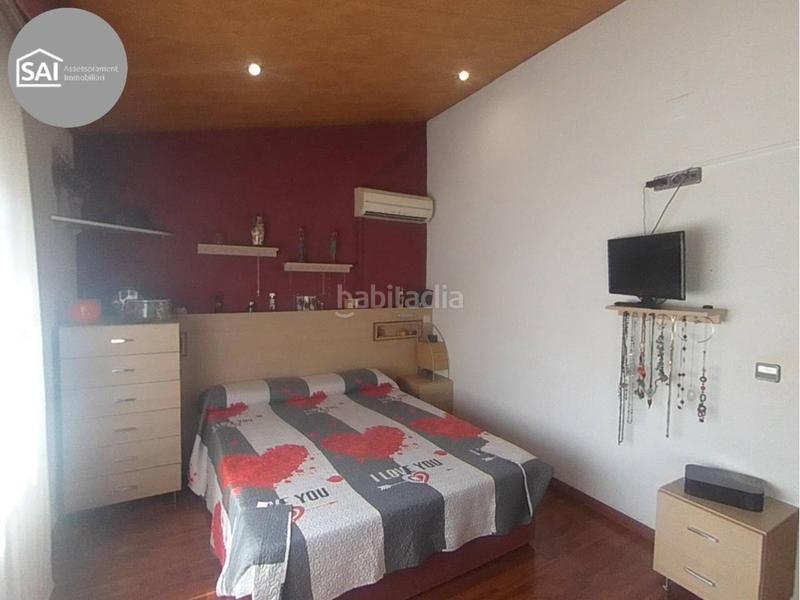 Foto 842b2779-6a08-4178-88cc-59d5b481ca45. Casa amb calefacció aparcament a Creu de Barberà Sabadell