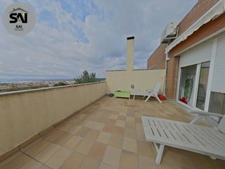 House in Eixample - Can Bogunyà. Espectacular casa pareada con gran terraza, solárium y garaje pa
