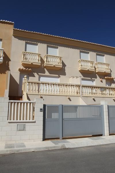 Foto eb81d7a2-22df-4db3-b33d-19ef6cf61c9b. Casa a schiera in avinguda dels bancals 44 in Oliva playa Oliva