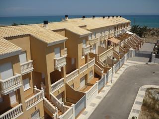 Semi detached house in Avinguda dels bancals 44