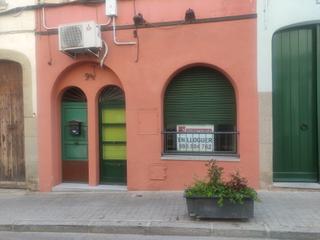 Lloguer Local Comercial  Carrer manuel moreno. Local en el centro poblacion