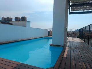Piso en Centre. Piso semi nuevo con piscina comunitaria, parquing y trastero!!!