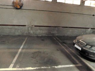 Parking coche  Pius xii. Parking en venta en centre