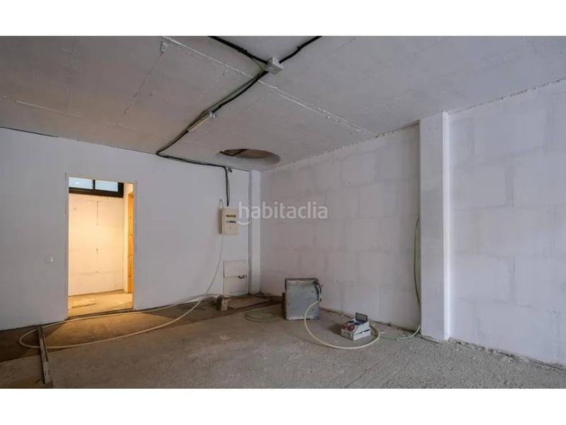 Foto 922c4e5f-223e-4fcc-9a6a-9b3027c131d0. Local comercial a Centre Cornellà de Llobregat