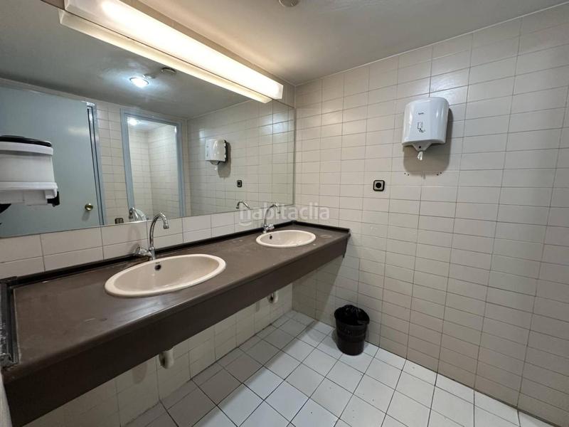 Foto a268ec26-87d0-4941-a53a-40cd8fb24fca. Oficina a La Nova Esquerra de l´Eixample Barcelona