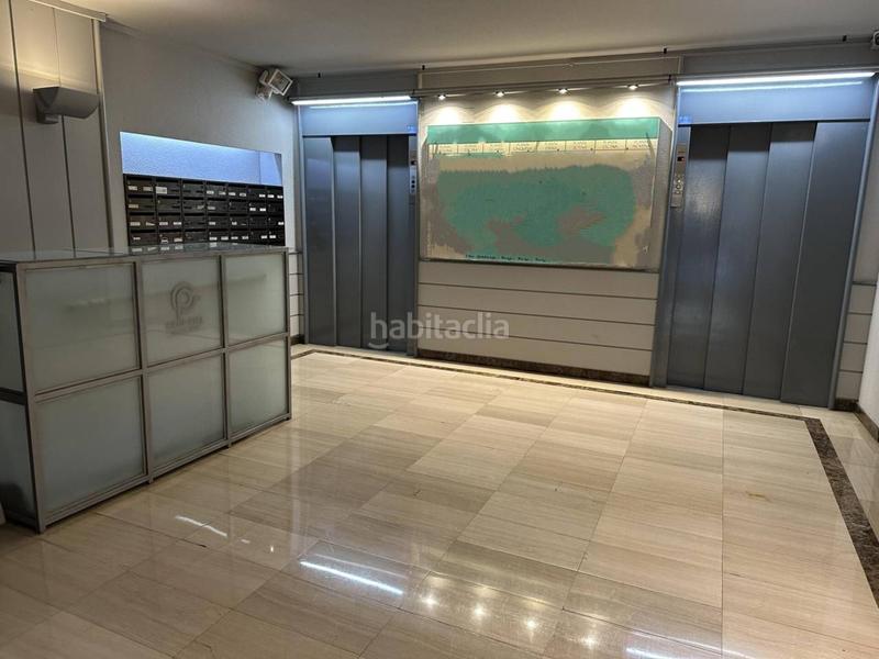 Foto e3b320a7-e602-4531-913b-dac4f8a01f00. Oficina a La Nova Esquerra de l´Eixample Barcelona