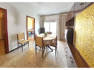 Pis  Vidal i ribas. Piso de 4 habitaciones, balcón, ascensor y parquin en venta en e
