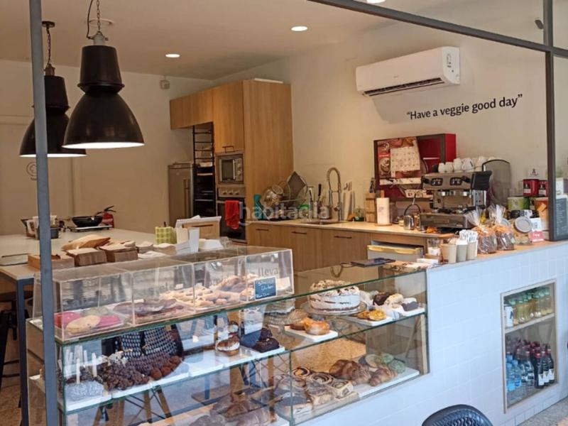 Foto a84688aa-9dcd-4273-93eb-23e21b21e7a5. Traspàs local comercial a Provençals del Poblenou Barcelona