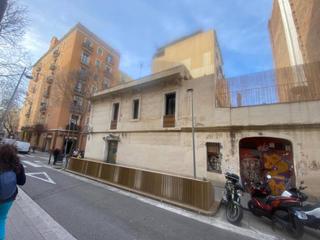 Edifici  Margarit. Oportunidad venta en conjunto de 2 locales y 1 vivienda