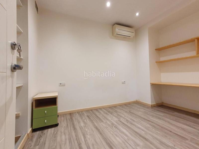 Foto b0a64990-90e9-4cb3-84f5-e82cdd7886c2. Locale commerciale in Carmel Barcelona