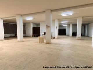 Local commercial  Torras i bages. Amplio local en venta en sant andreu