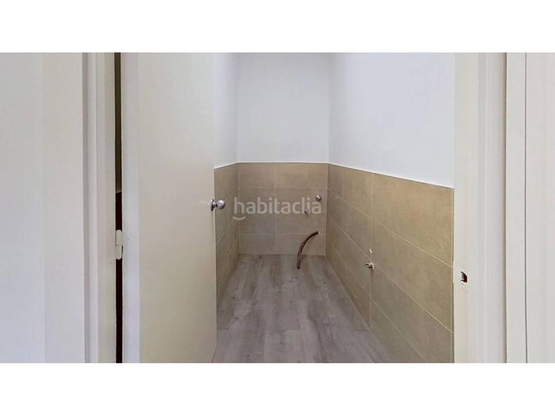 Foto 3c69c361-9a41-42af-9906-ec2c53397f93. Oficina a Porta Barcelona