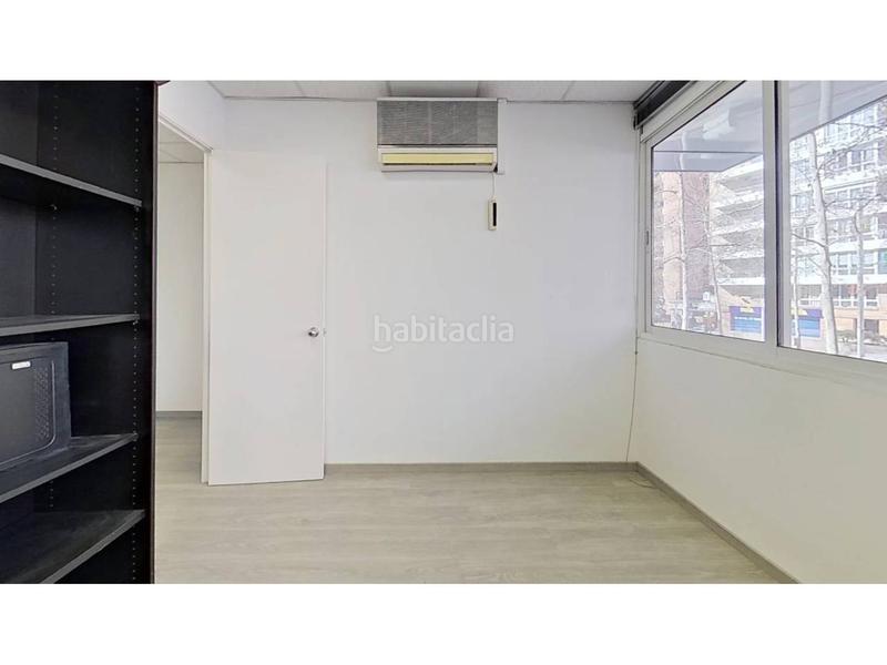 Foto 70765856-f190-4661-ad7d-42bfe288a9ef. Oficina a Porta Barcelona