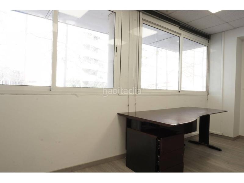 Foto aa83d3f3-bfb1-463e-b41a-722739dde1ee. Oficina a Porta Barcelona