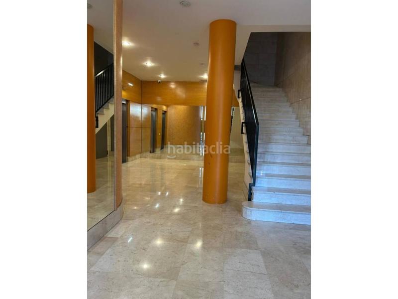 Foto d3db5c1d-ee59-42a9-8d6c-2bf34a1d7802. Oficina a Porta Barcelona